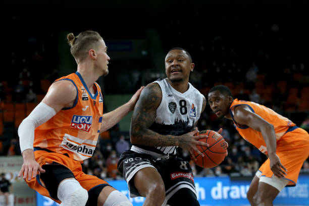 罗泽表示出 罗泽表示出