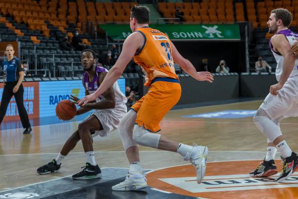 让球员在中 让球员在中