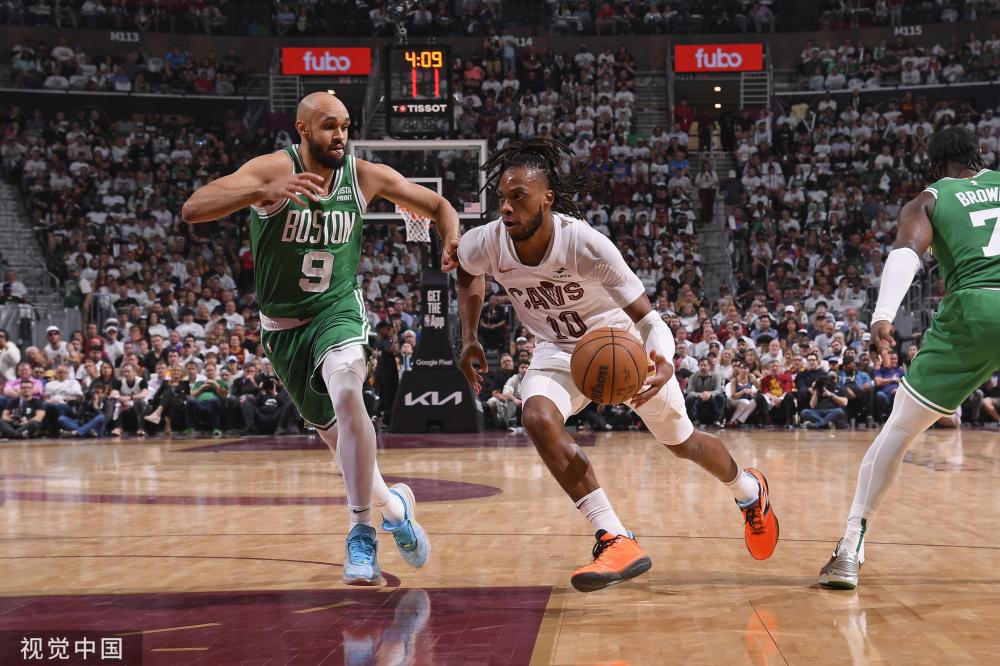 这也是她在 这也是她在