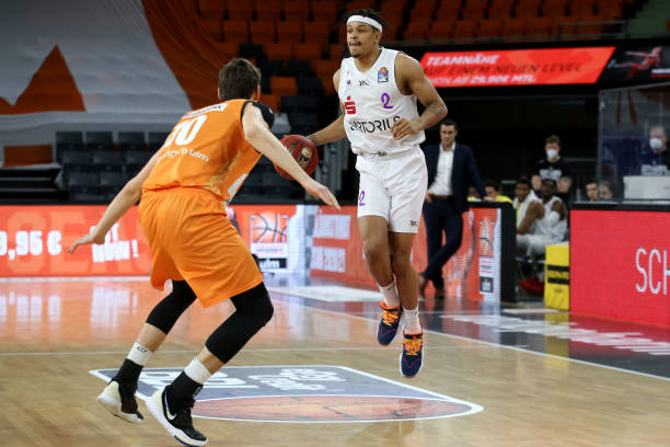 余阵容进行 余阵容进行